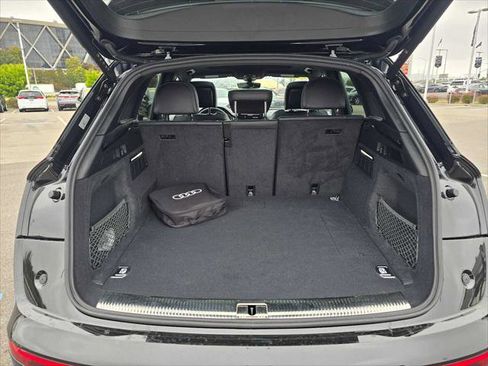 New 2025 Audi Q5 e Premium Plus AWD/4WD image 13