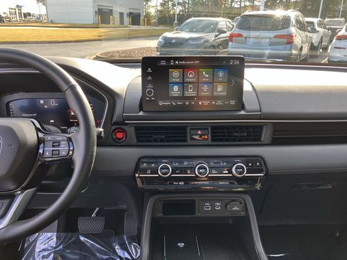 Used 2025 Honda Pilot Elite image 26