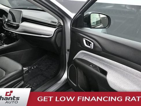 Used 2022 Jeep Compass Latitude AWD/4WD image 14