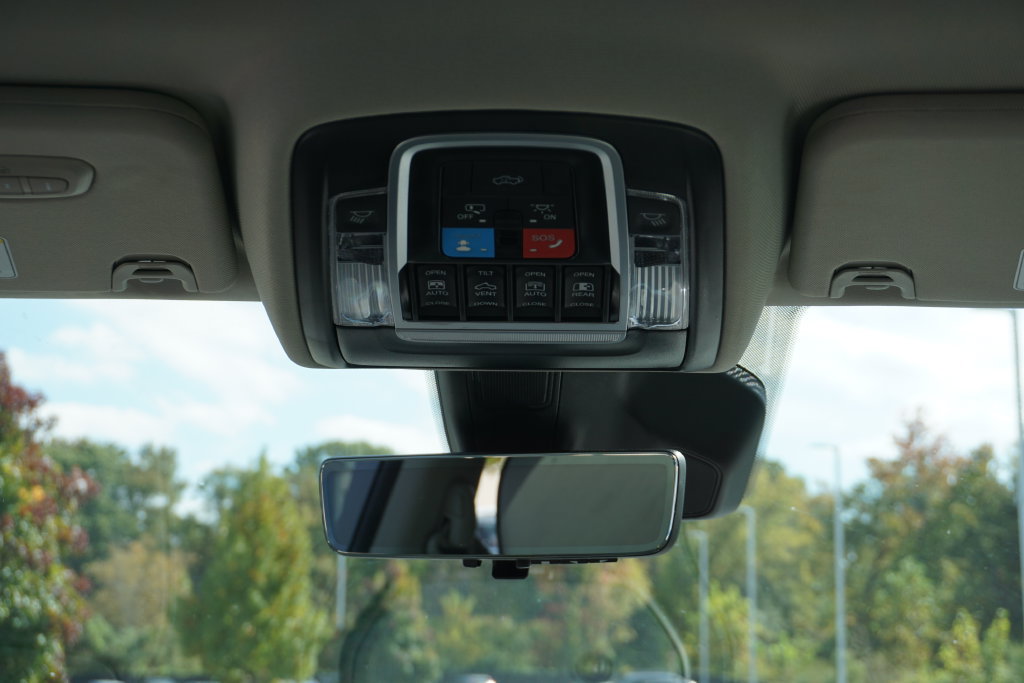 Used 2025 RAM 1500 Laramie w/ Advanced Safety Group II AWD/4WD image 31