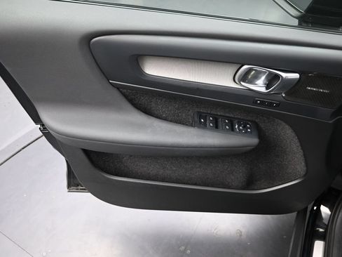 Used 2024 Volvo XC40 B5 Plus w/ Protection Package Premier AWD/4WD image 14