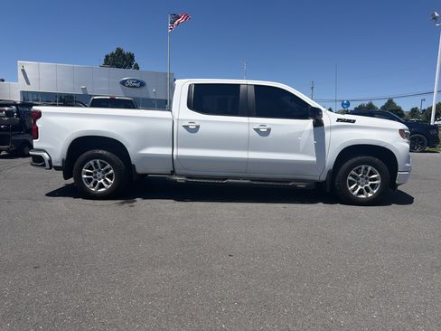 Used 2023 Chevrolet Silverado 1500 RST AWD/4WD image 2