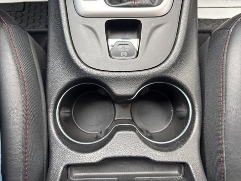 Used 2018 Jeep Cherokee Trailhawk w/ Cold Weather Group image 23