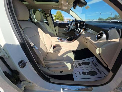 Certified 2022 Mercedes-Benz GLC 300 image 11
