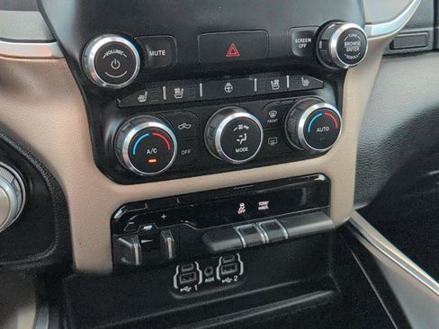 Used 2020 RAM 1500 Laramie AWD/4WD image 19