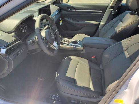 New 2026 Nissan Altima 2.5 SR FWD image 13