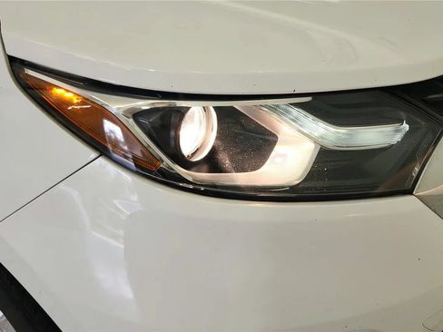 Used 2020 Chevrolet Equinox LS w/ LS Convenience Package FWD image 14