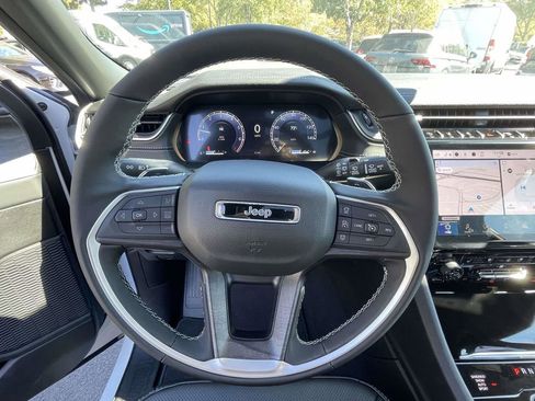 New 2025 Jeep Grand Cherokee L Limited w/ Black Appearance Package image 34