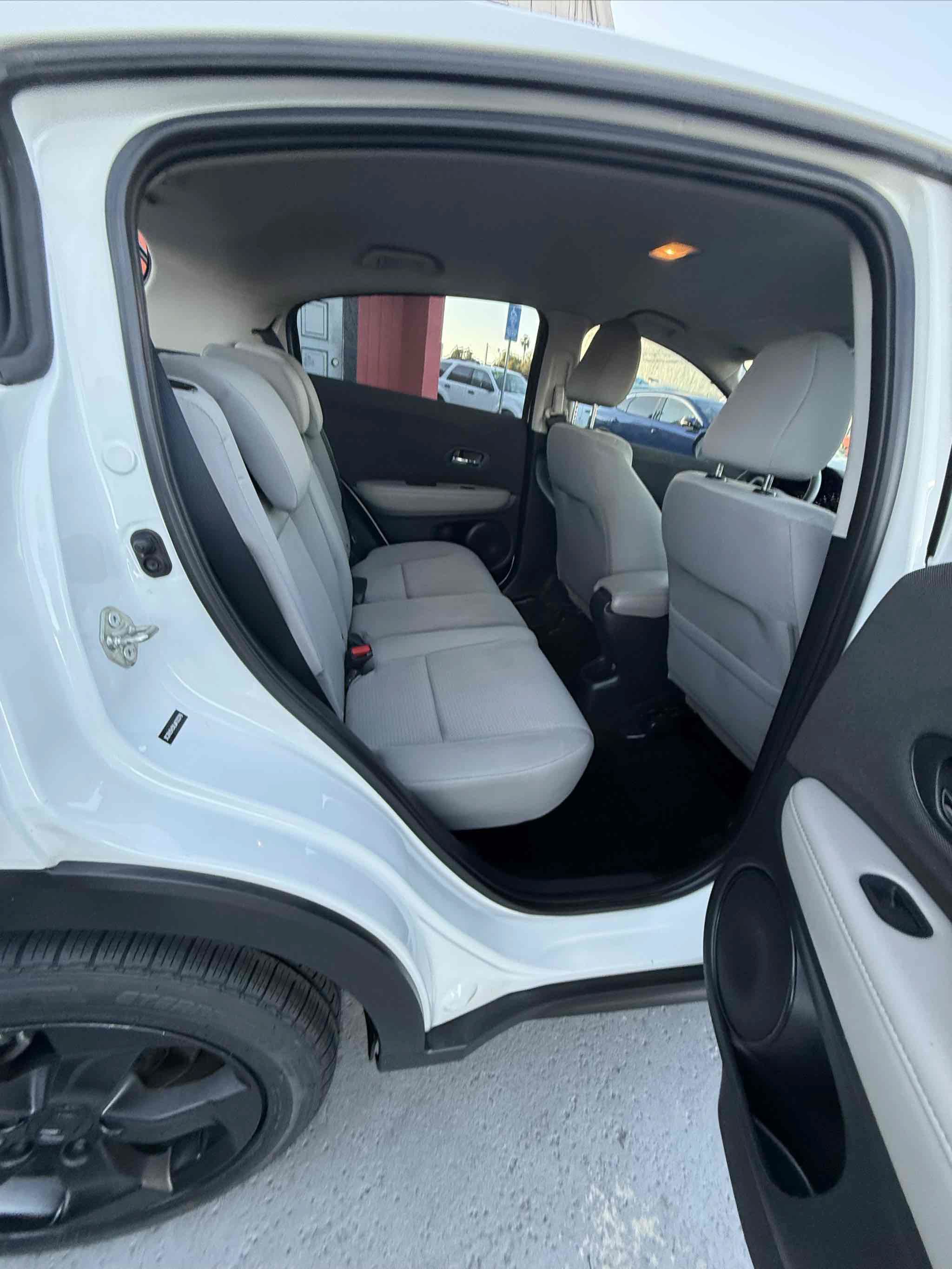 Used 2020 Honda HR-V LX image 63