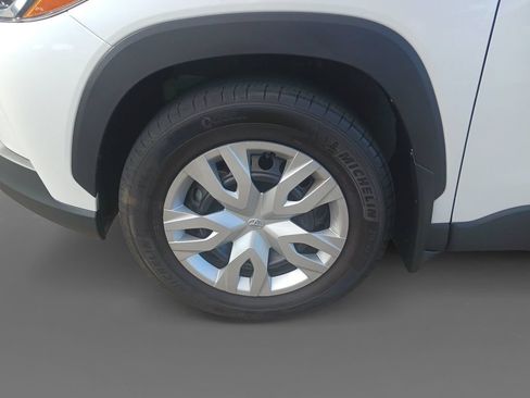 Used 2022 Toyota Corolla Cross L FWD image 15