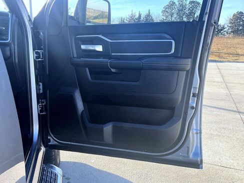 Used 2024 RAM 2500 Big Horn image 17