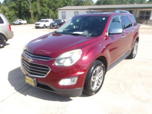 Used 2017 Chevrolet Equinox Premier w/ Enhanced Convenience Package FWD image 2
