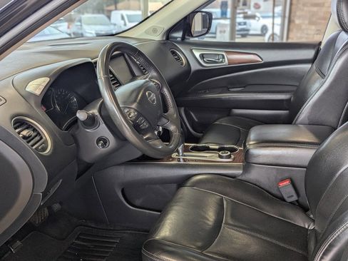 Used 2017 Nissan Pathfinder Platinum w/ Cargo Package image 25