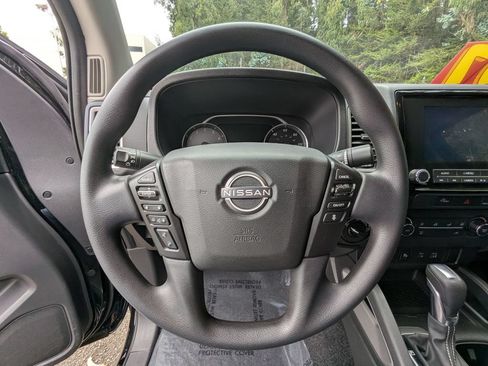 Used 2024 Nissan Frontier SV w/ Technology Package AWD/4WD image 15