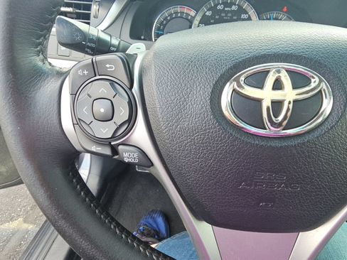Used 2014 Toyota Camry SE FWD image 11