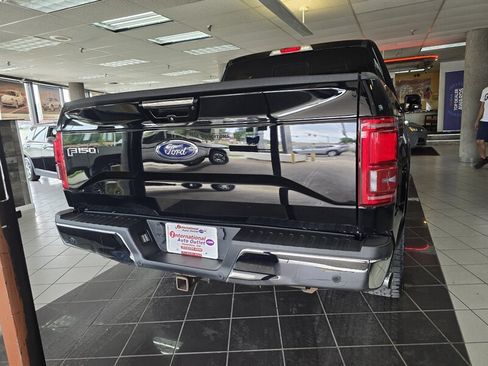 Used 2017 Ford F150 Lariat w/ Equipment Group 502A Luxury AWD/4WD image 4