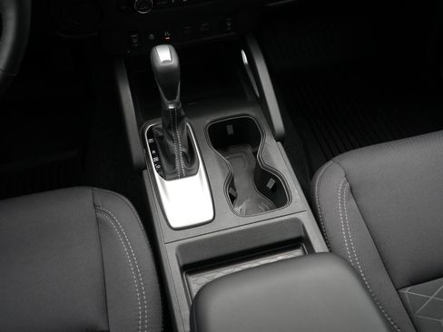 Used 2025 Nissan Frontier SV w/ SV Convenience Package image 25