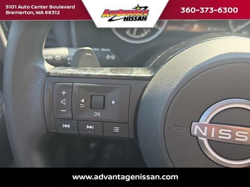 Used 2023 Nissan Rogue SV AWD/4WD image 11