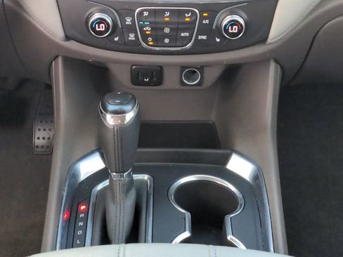 Used 2019 Chevrolet Traverse LT FWD image 20