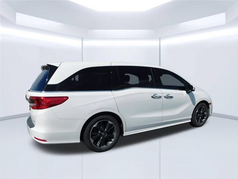Used 2021 Honda Odyssey Elite image 3