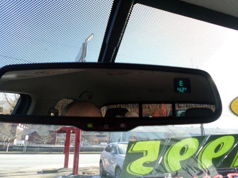 Used 2020 Nissan Frontier SV image 22