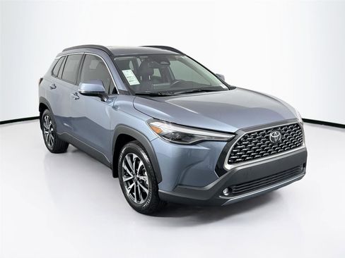 Certified 2024 Toyota Corolla Cross XLE image 17