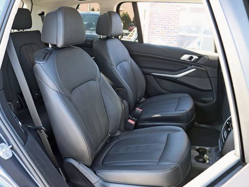 Used 2020 BMW X7 xDrive40i w/ Premium Package AWD/4WD image 38