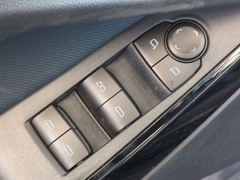 New 2026 Chevrolet Equinox LT w/ Convenience Package II FWD image 23