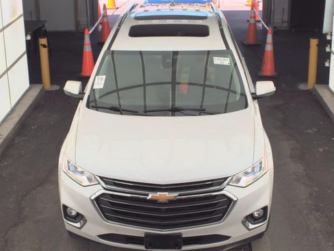 Used 2019 Chevrolet Traverse Premier w/ Driver Confidence II Package FWD image 2