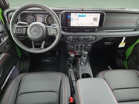 New 2026 Jeep Wrangler Unlimited Rubicon w/ Whitecap Package image 11