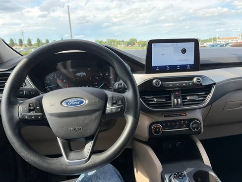 Used 2020 Ford Escape SE FWD image 22