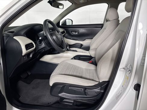 Certified 2025 Honda HR-V LX image 12