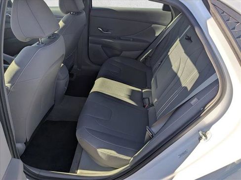 Used 2024 Hyundai Elantra SEL w/ Convenience Package image 19