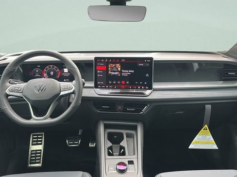 New 2026 Volkswagen Tiguan SE R-Line image 13