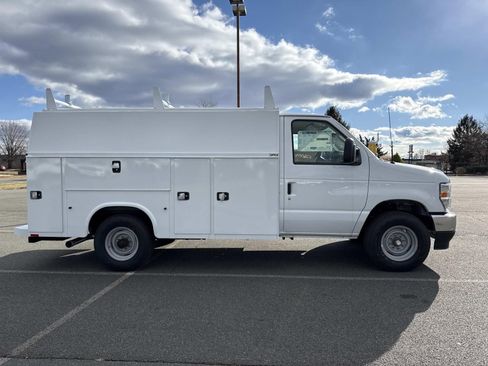 New 2026 Ford E-350 and Econoline 350 Super Duty w/ Power Equipment Group image 2