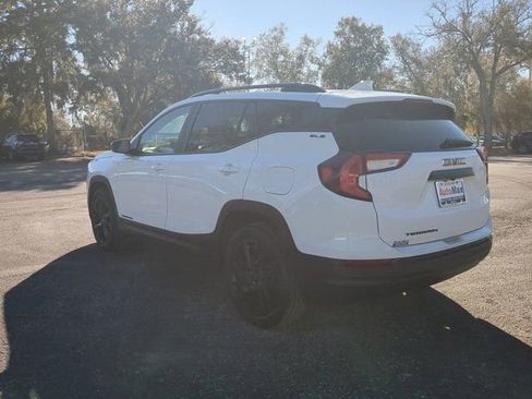 Used 2024 GMC Terrain SLE w/ Driver Convenience Package image 6