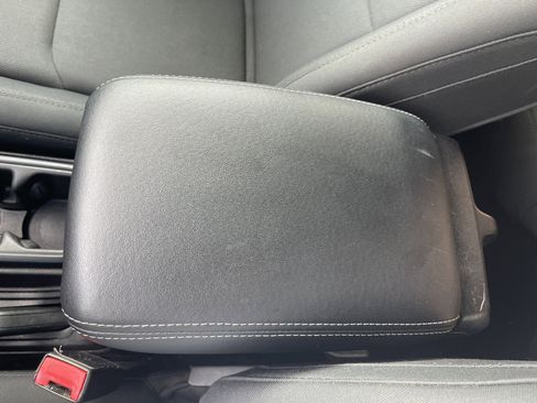 Used 2018 Jeep Wrangler Unlimited Sahara AWD/4WD image 30