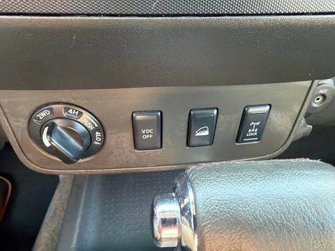 Used 2011 Nissan Xterra PRO-4X w/ Pro-4x Leather Pkg AWD/4WD image 21