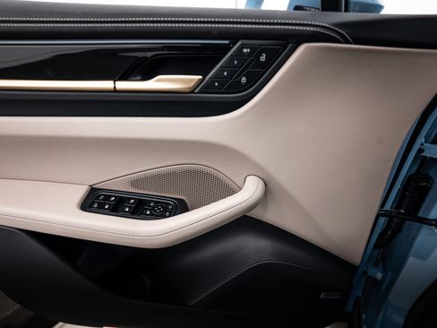 New 2026 Porsche Macan 4S Electric image 21