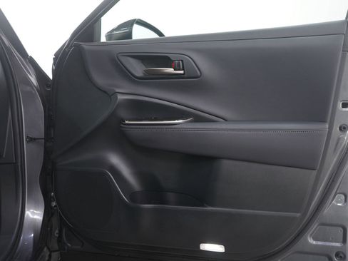 Used 2024 Toyota Crown Limited image 9