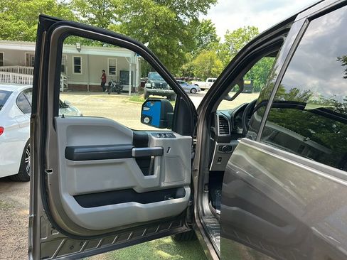 Used 2019 Ford F150 XLT AWD/4WD image 15