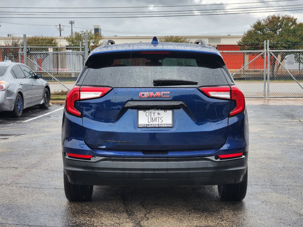 Used 2023 GMC Terrain SLE w/ Driver Convenience Package FWD image 6