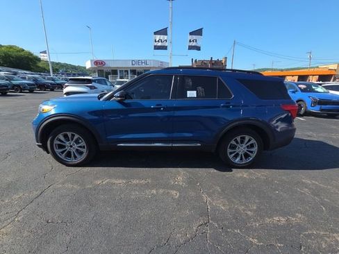 Used 2023 Ford Explorer XLT w/ Equipment Group 202A AWD/4WD image 4