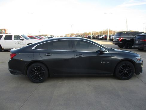 Used 2016 Chevrolet Malibu LT image 6