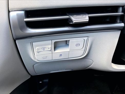 Used 2025 Hyundai Tucson Limited FWD image 34