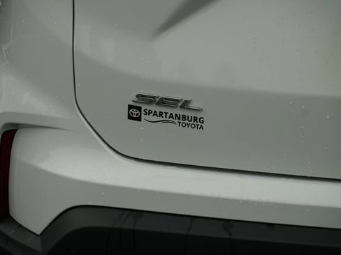 Used 2024 Ford Edge SEL AWD/4WD image 7