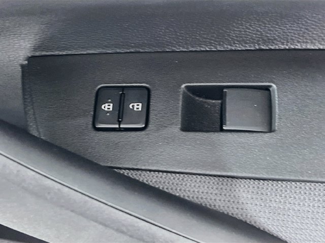 Used 2026 Toyota Corolla LE FWD image 32