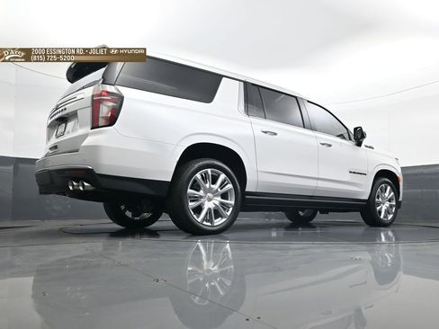 Used 2024 Chevrolet Suburban High Country AWD/4WD image 26