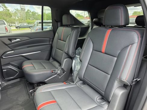 New 2026 Chevrolet Traverse RS w/ LPO, Floor Liner Package FWD image 21