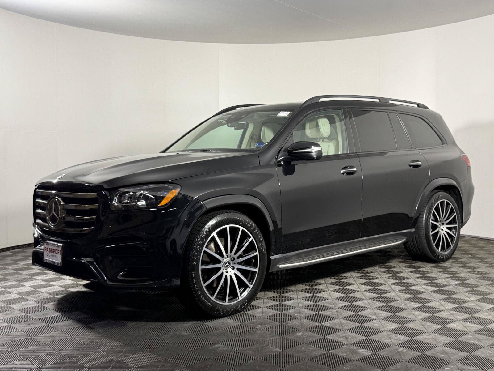 Used 2024 Mercedes-Benz GLS 580 4MATIC image 1